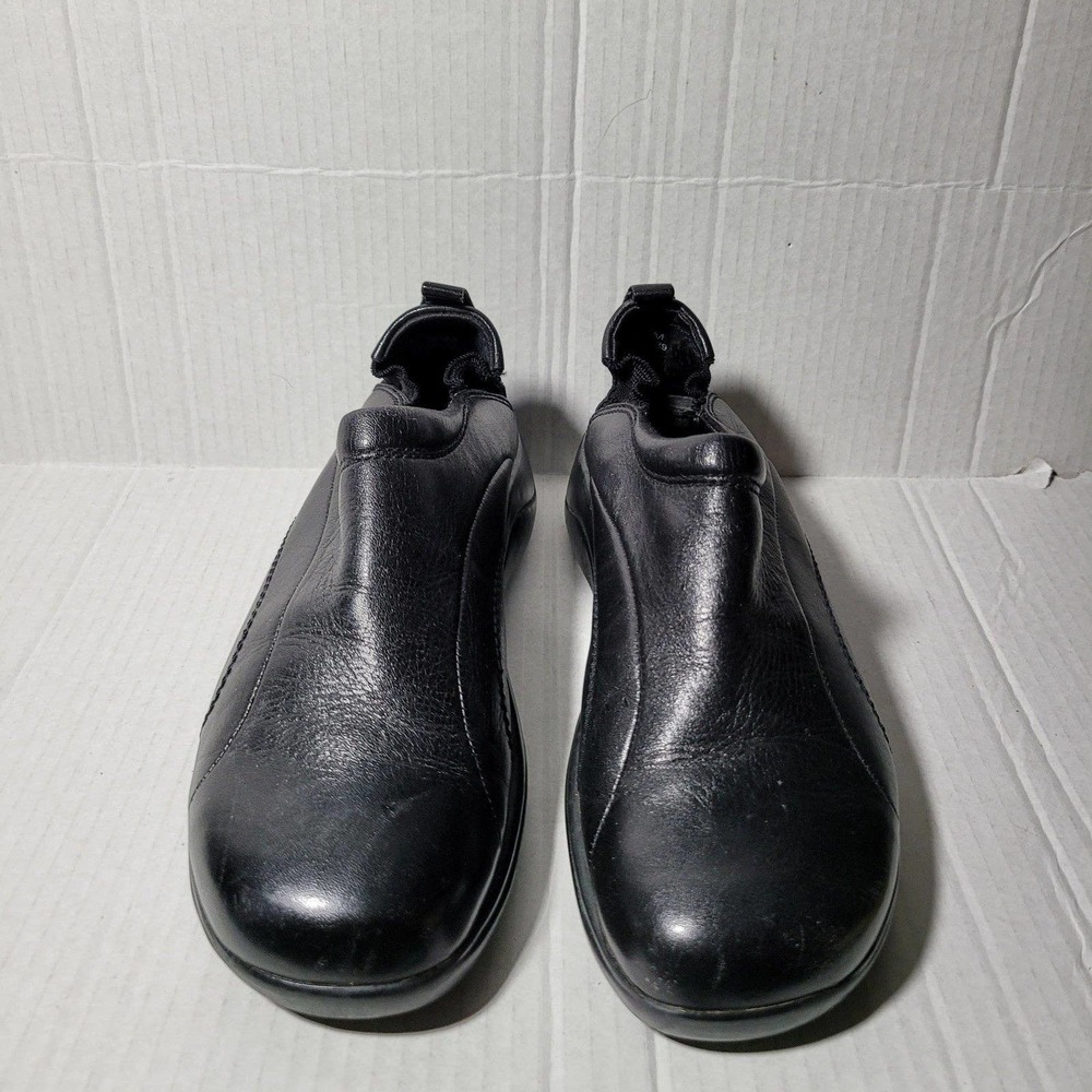 Rossini leather women's loafer Size 6.5